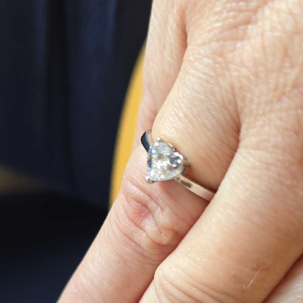 Elegant Silver Heart-Shaped Ring